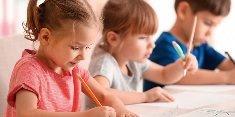 “Okula uyum sürecindeki çocuklara birkaç hafta tanınmalı”