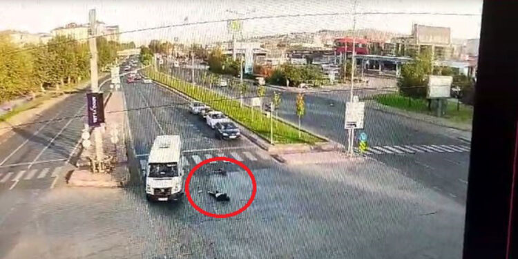 Önce otomobil, ardından minibüsün çarptığı skuterli Hasan öldü