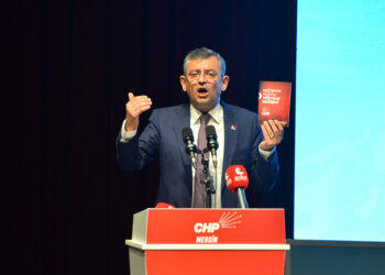 Özgür Özel, CHP Mersin İl Kongresi'nde konuştu