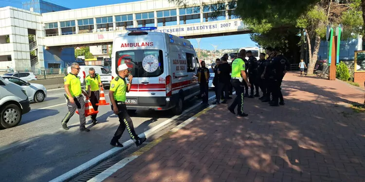 Polis minibüsleri zincirleme kazaya karıştı: 5 yaralı