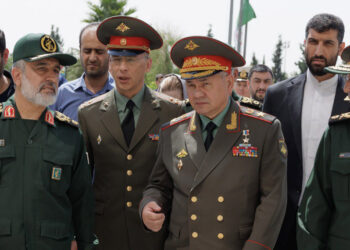Rusya Savunma Bakanı Shoigu Tahran’da İHA’ları inceledi