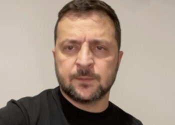 Rusya, insani yardım görevlilerinin aracını vurdu