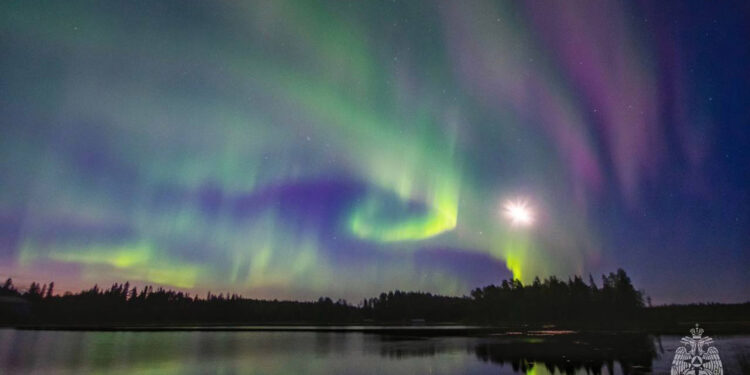 Rusya’da beliren kutup ışıkları fotoğraflandı
