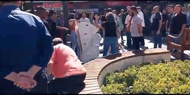 SMA'lı Sümeyye için kurulan yardım standına saldırı