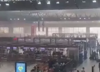 Sabiha gökçen havalimanı'nda duman paniği