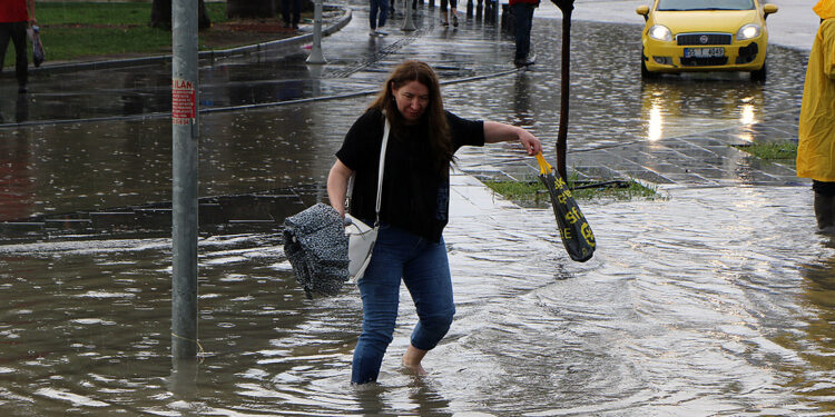 Samsun'a gök gürültülü sağanak uyarısı