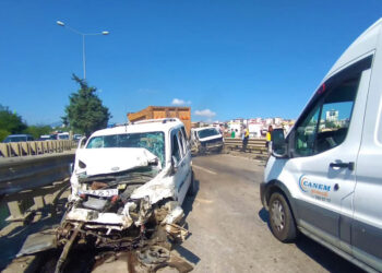 Samsun'da 5 araçlı zincirlime kaza: 2 yaralı