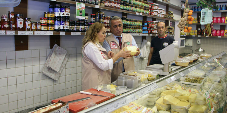 Samsun'daki gıda denetimlerinde 56 işletmeye ceza