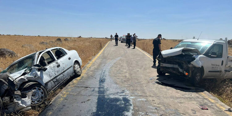 Şanlıurfa'da otomobille kamyonet çarpıştı: 9 yaralı