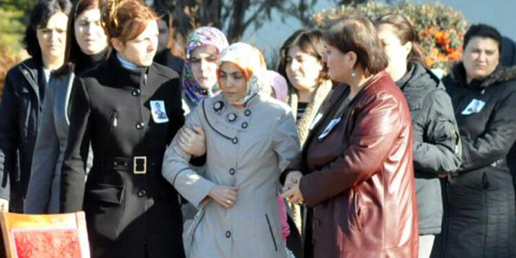 Şehit polisin eşi Hatice Sayil, aracında ölü bulundu