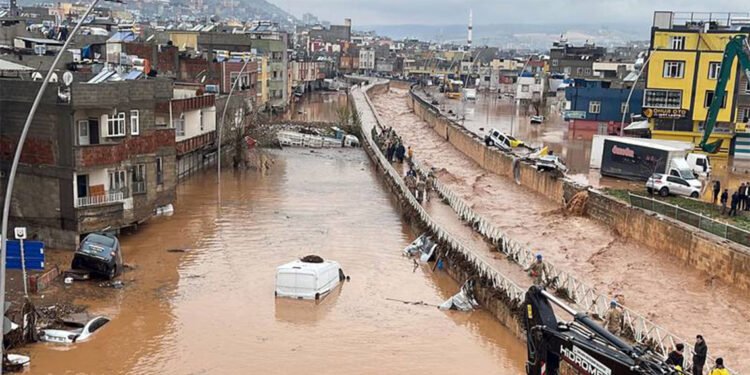 Sel baskınları sağlığı da tehdit ediyor!