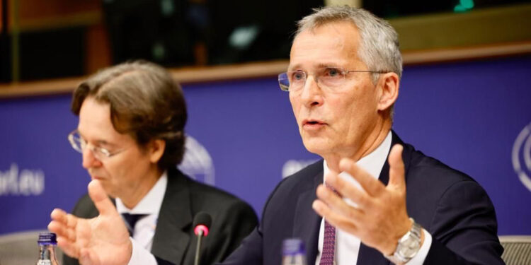 Stoltenberg, Kosova'daki durum hakkında konuştu