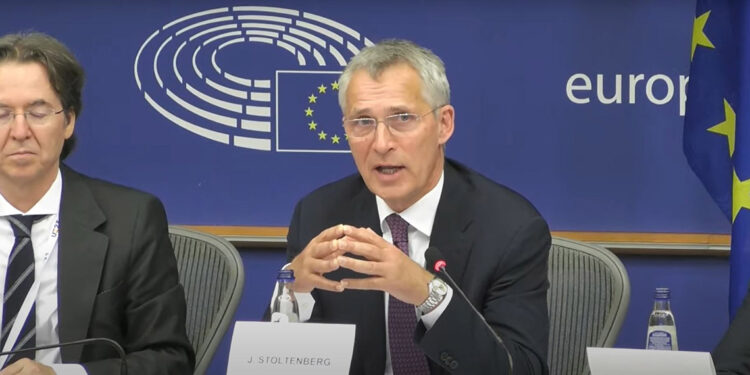 Stoltenberg: Ukraynalılar giderek zemin kazanıyor