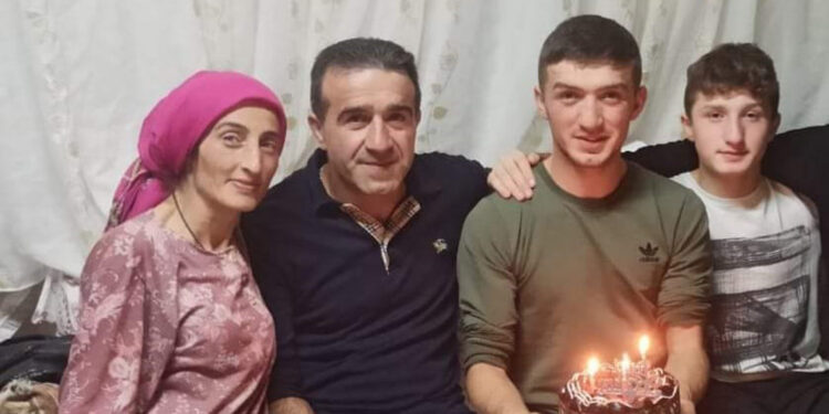 Tarım aracı şarampole devrildi 1 ölü, 3 yaralı