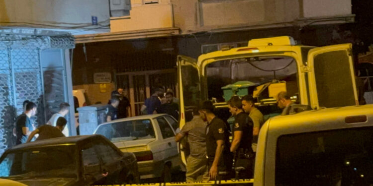 Tartıştığı 2 kadını tabanca ile vurduktan sonra intihar etti