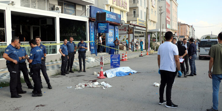 Tartıştığı iki dayısını pompalı tüfekle vurdu: 1 ölü, 1 yaralı