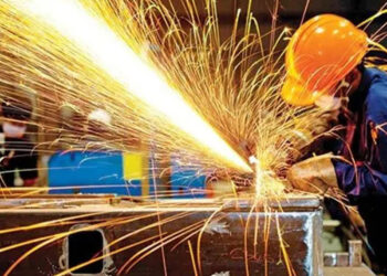 Temmuz ayında yıllık sanayi üretimi yüzde 7,4 arttı