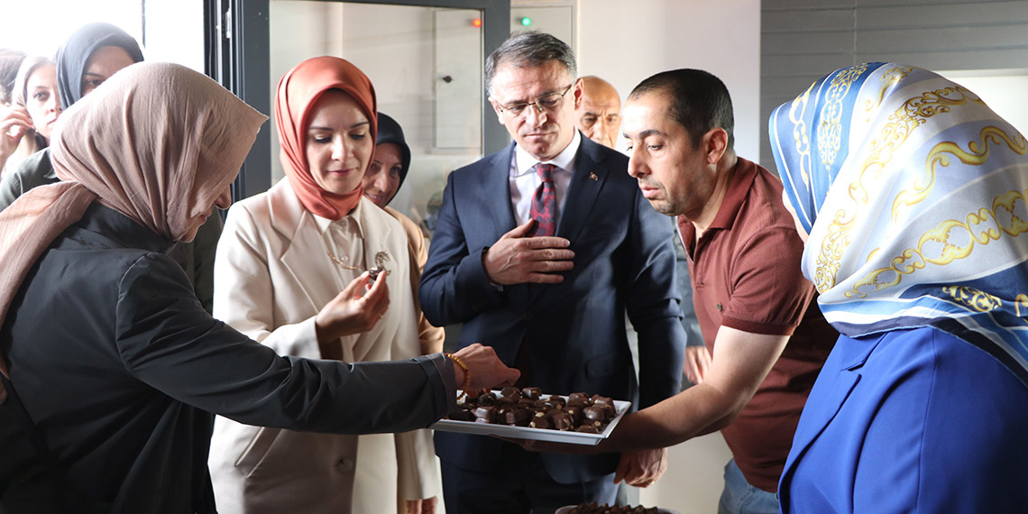 'Türkiye Yüzyılı'nın bir hayal olmadığını göstermeliyiz