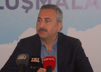 Türkiye'nin sivil ve demokratik anayasa yapma ödevi var