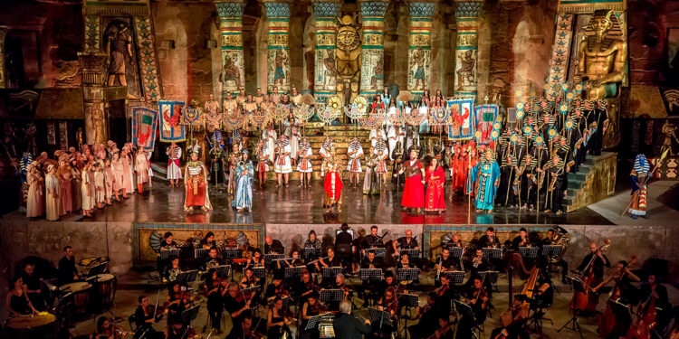 'Uluslararası Aspendos Opera ve Bale Festivali' başladı