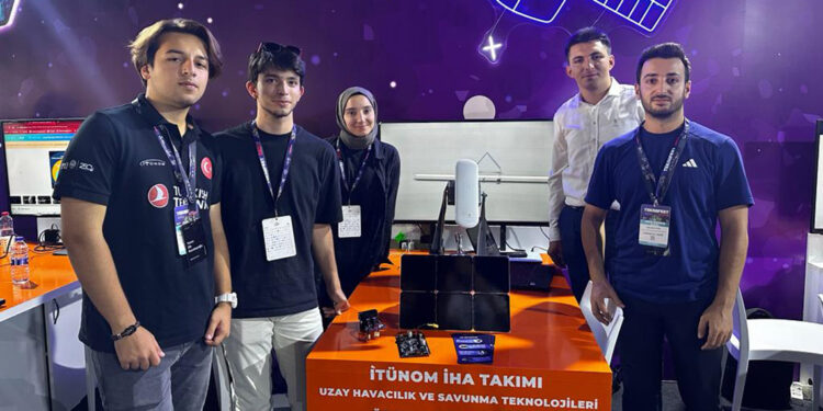 Üniversite öğrencilerinden güneş enerjisiyle çalışan İHA