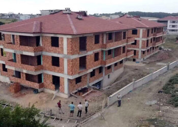 Uygunluk raporu verilen beton 'kullanılamaz' çıktı; binalar yıkıldı