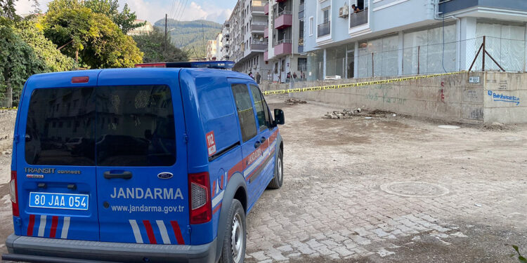 Uyuşturucu şüphelisi jandarmalara ateş açtı: 1 şehit, 2 yaralı