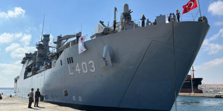 Yardımla yüklü TCG Bayraktar ve TCG Sancaktar, Libya’da  