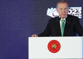 Yeni anayasayı milletimize kazandırana kadar çalışacağız