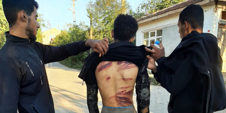 Yunanistan unsurlarının dövdüğü 8 göçmen köye sığındı