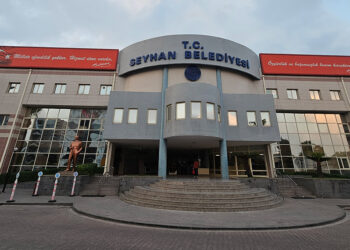 Seyhan ve Çukurova belediyelerine operasyon