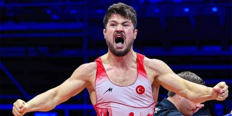 Ali Cengiz dünya şampiyonu oldu