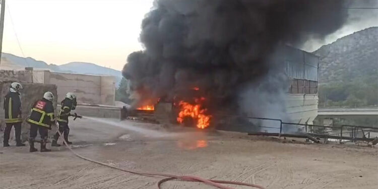 Amasya'da asfalt şantiyesinde yangın