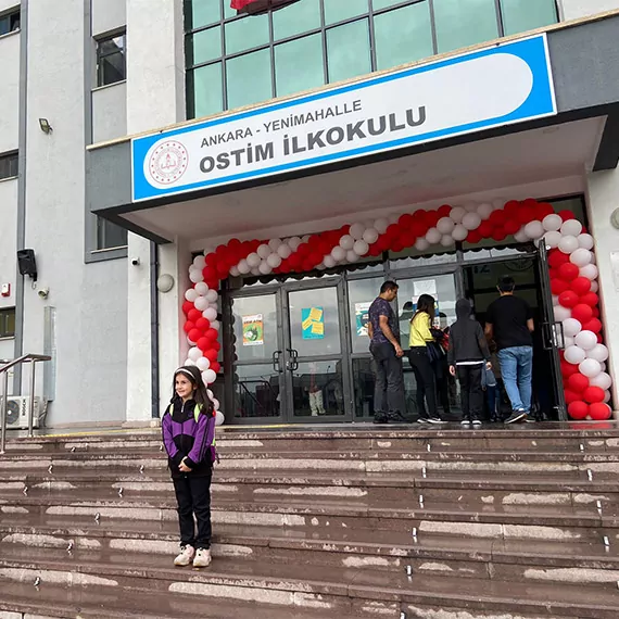 Ankara'da 1'inci ve 9'uncu sınıf öğrencileri eğitime başladı