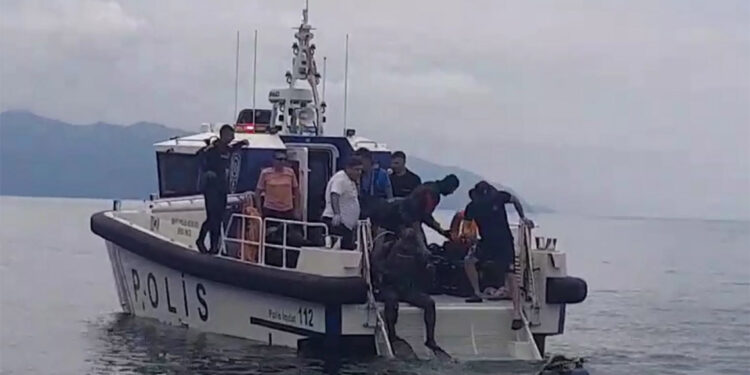 Doğal resif alanları ağlarla kaplandı