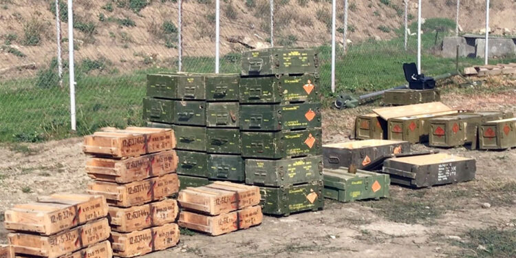 Azerbaycan, Hocavend'de silahlara ve mühimmata el koydu