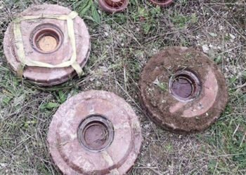 Karabağ'da patlamamış mayınların temizleniyor