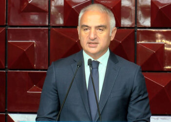 Sanatın gücü kullanıp propaganda yapılmasına karşıyız