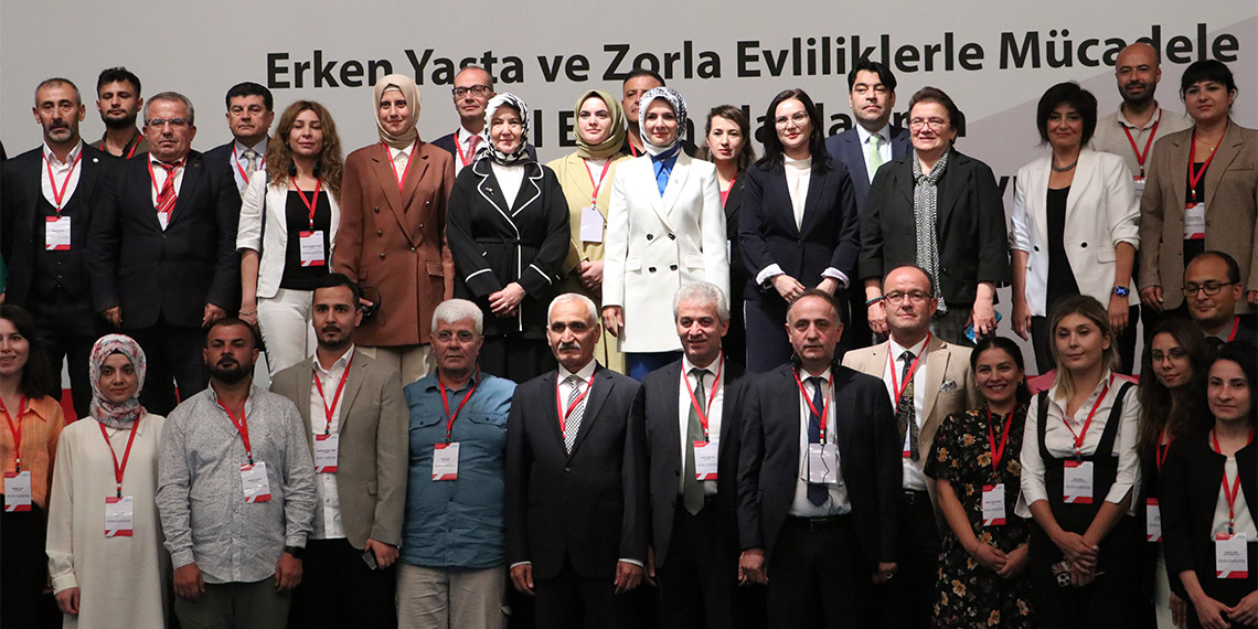 Erken yaşta evlilikler ortadan kalkmalı