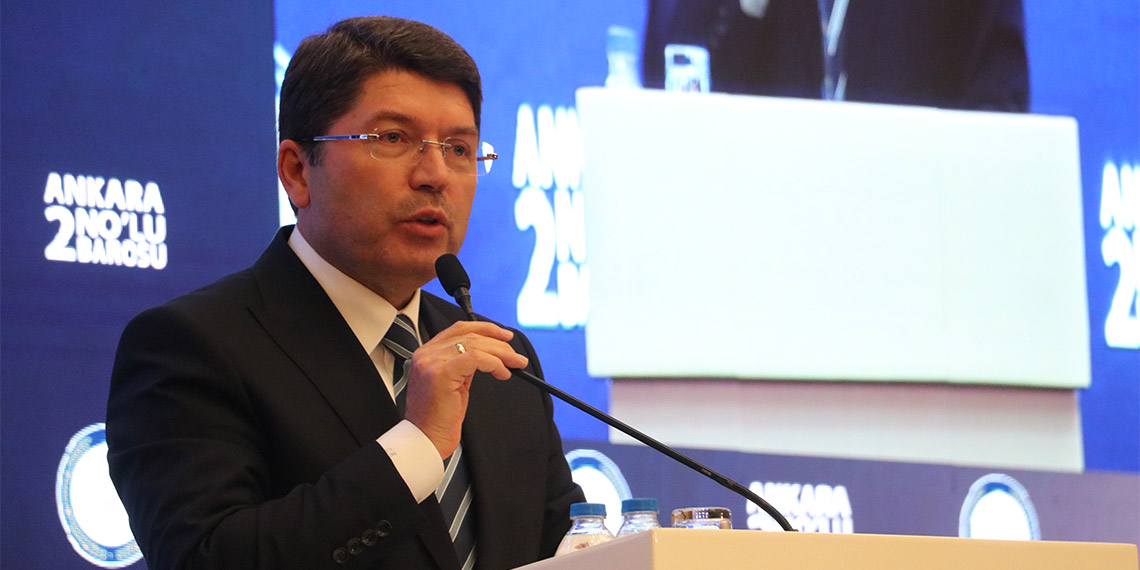 Adalet Bakanı Yılmaz Tunç, "İnşallah; demokratik, katılımcı, çoğulcu, sivil bir anayasayı, Türkiye Yüzyılı'nda, '82 Anayasası' değil, '2023 Anayasası' şeklinde milletimizin onayına sunmak nasip olur.