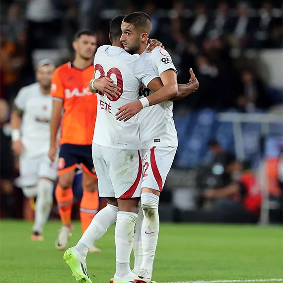 Galatasaray başakşehir'i 2-1 mağlup etti