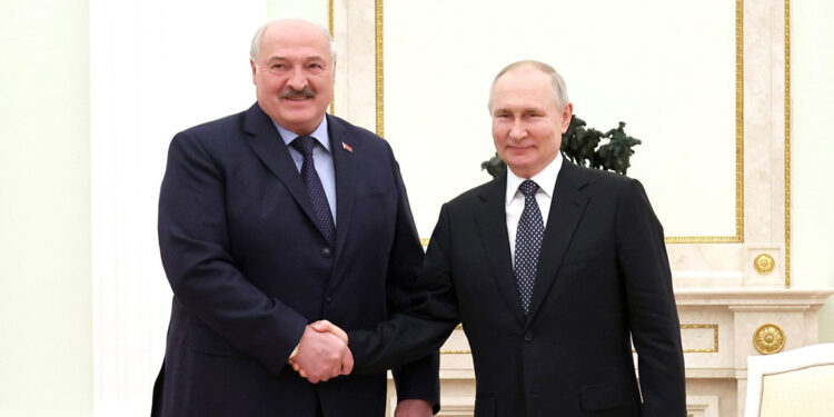 Aleksandr Lukaşenko Rusya'ya gidiyor