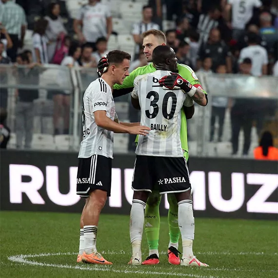 Süper lig’in 6’ncı haftasında beşiktaş kayserispor’u 2-1 mağlup etti. Beşiktaş’a galibiyeti getiren golleri 56’ncı dakikada aboubakar ve 63’üncü dakikada chamberlain kaydetti.