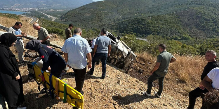 Beton mikserleri çarpıştı: 1 ölü, 1 yaralı