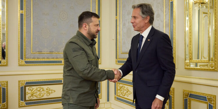 Antony Blinken Volodimir Zelenski ile bir araya geldi