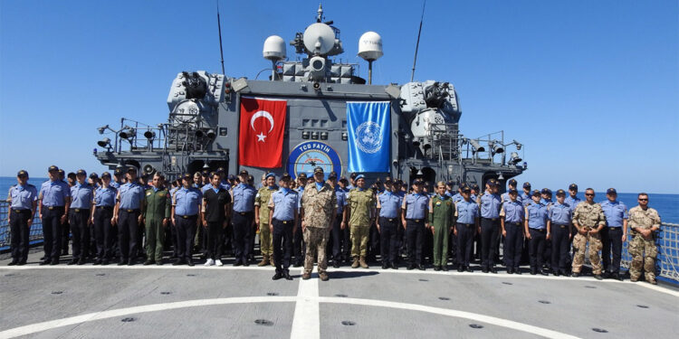 BM'den TCG Fatih Fırkateyni'ne ziyaret