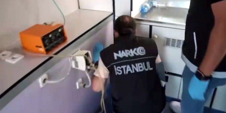 Hasta nakil aracıyla uyuşturucu kaçakçılığı