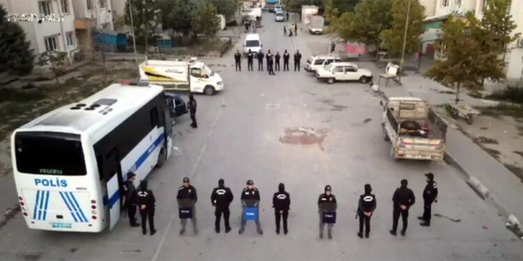 Narkotik operasyonunda 135 şüpheli gözaltına alındı