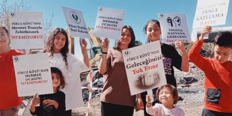 Mermer ocağına karşı mahalleli eylem yaptı