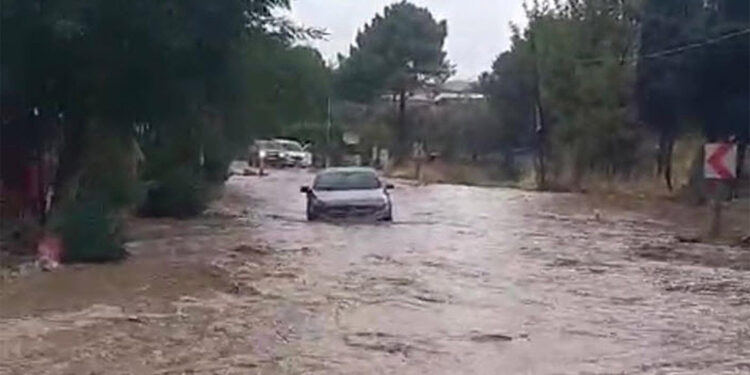Çanakkale'de kuvvetli yağış; Geyikli-Ayvacık yolu ulaşıma kapandı